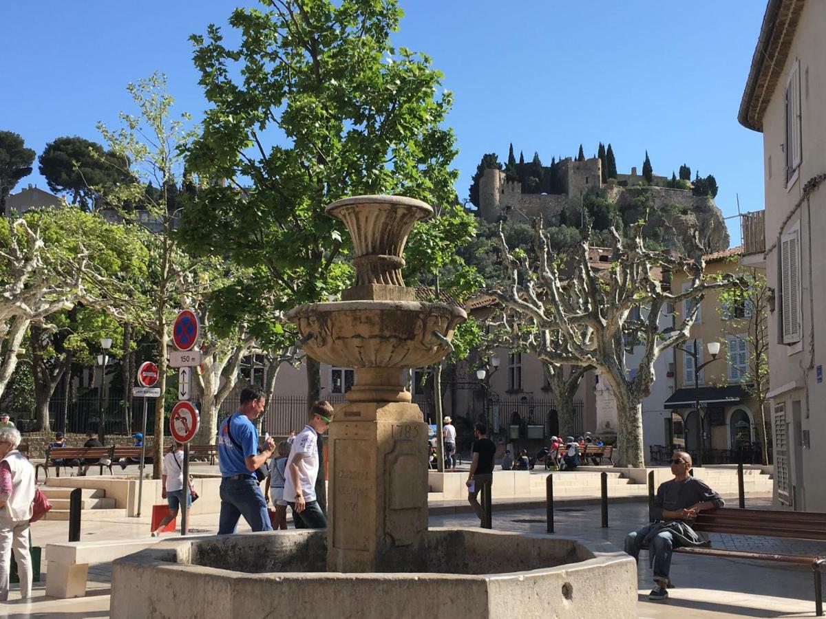 Large Private Garden, Quiet 2-Bedroom Apartment, Air Conditioning, Wifi, Parking Cassis Esterno foto